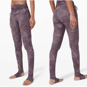 Lululemon Hug Your Core Super High Rise Tight 28” Reversible Leggings Size 6